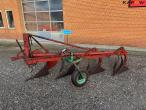 Kverneland 4 furrow pipe plow 7