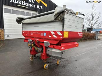 Kverneland fertilizer spreader