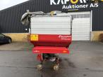 Kverneland fertilizer spreader 8