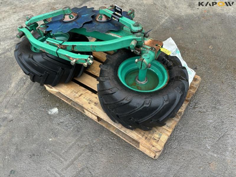 Kverneland Wheel with roller blade 1