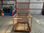 Personnel basket for pallet forks 2