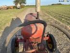 Massey Ferguson 820 tractor 22