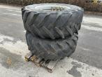 Michelin 480/65-R28 twin wheels 3