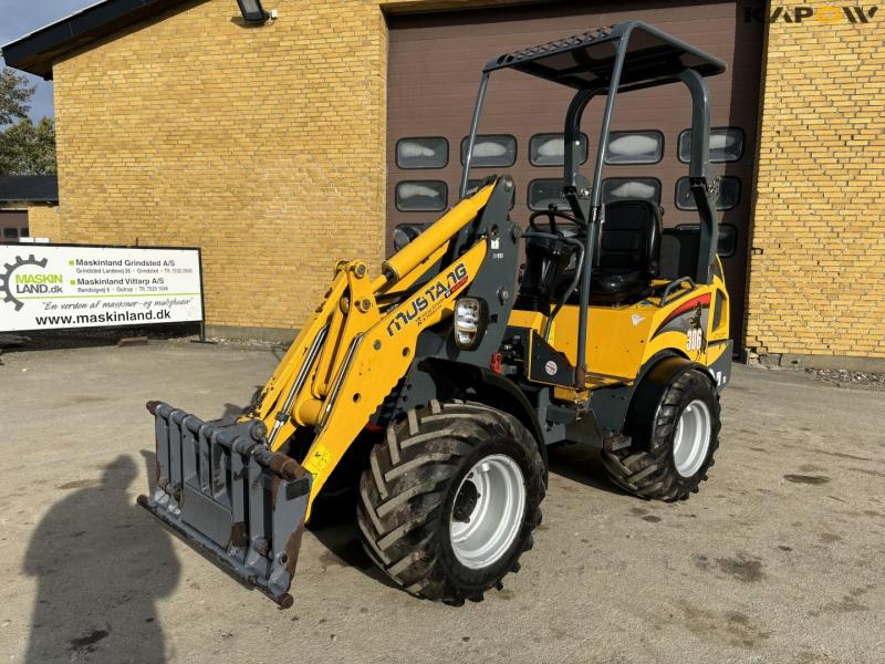 Mustang 306 Skid Steer Loader 1