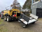 New Holland Bigbaler 1290 with POMI bale trailer 7