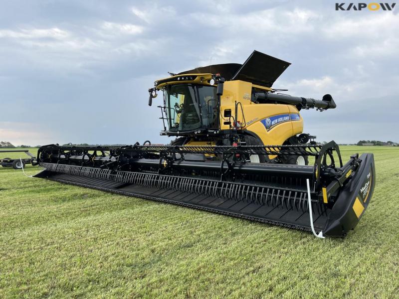 New Holland CR9.90 4WD combine with 40ft Macdon header 1