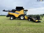 New Holland CR9.90 4WD combine with 40ft Macdon header 4