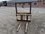 Pallet forks with Cat change 5