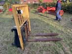 Pallet forks with Hydrema hitch 4