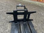 Pallet forks with Hydrema switch 9