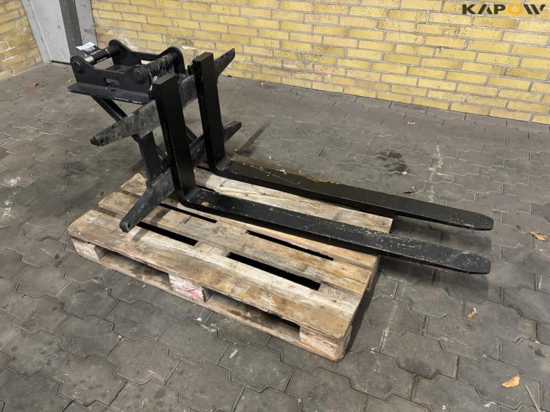 Pallet forks with S40 switch 1