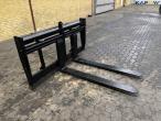 Pallet forks with Volvo quick change 3