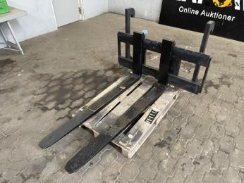 Pallet forks with Volvo switch