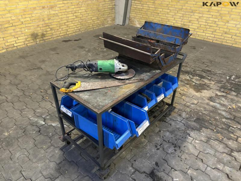 Spare parts trolley + tools 1