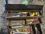 Spare parts trolley + tools 10