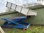 Scissor lift with stainless bed 6