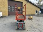 Scissor lift 2