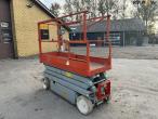 Scissor lift 3