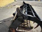 Silo claw with Manitou bracket 10