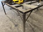 Cutting table with cutting head 16