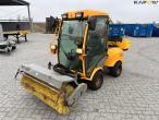 Stiga Titan 32H with brush and salt spreader 1