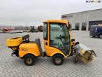 Stiga Titan 32H with brush and salt spreader 4