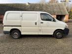 Toyota Hiace 2.5 D-4D van 4