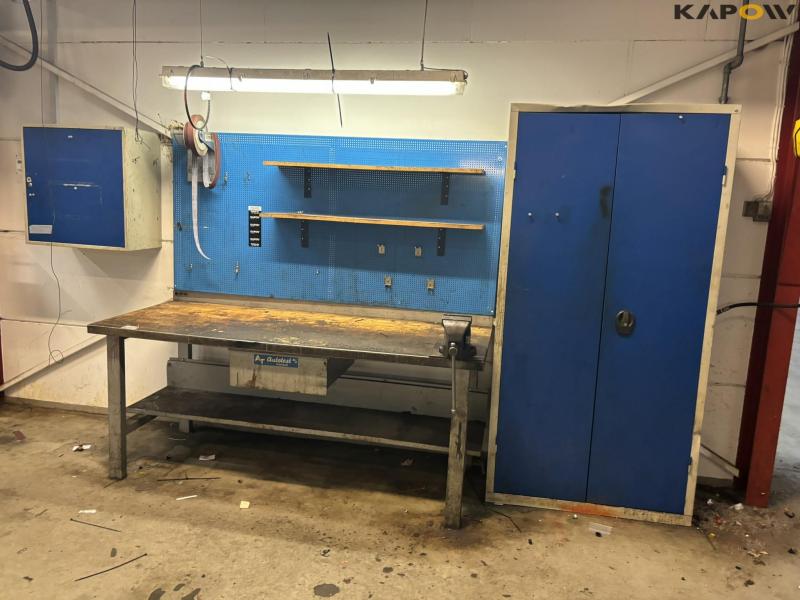 Workshop table, blackboard and 2 cupboards 1