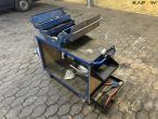 Workshop trolley + tools 7