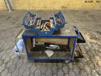 Workshop trolley + tools 8