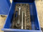 Tool trolley + various tools 16