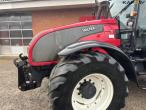 Valtra T161 tractor 9