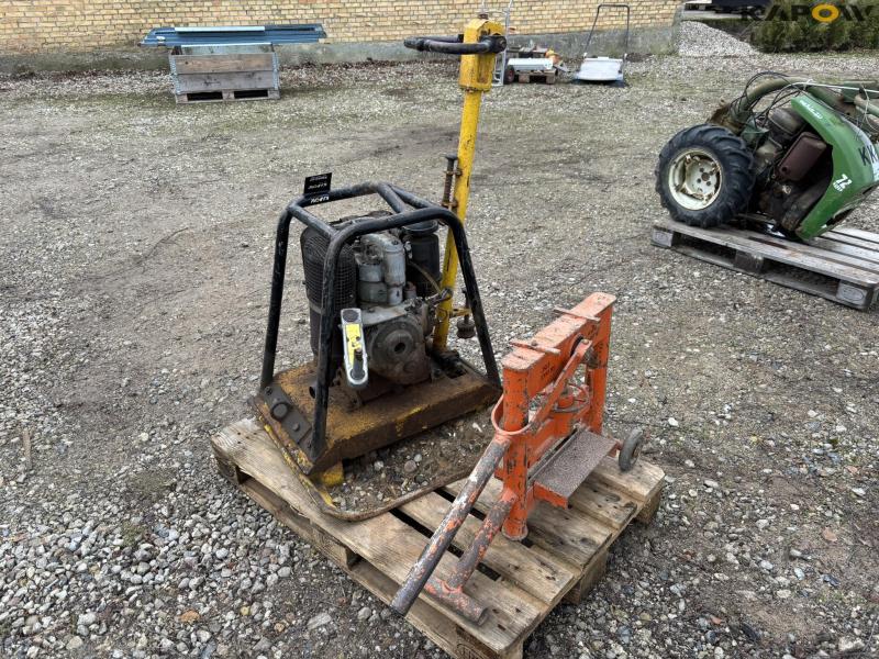 Wacker plate vibrator and tile mower 1