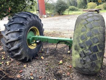 JOS manure wagon axle with brakes and... 