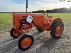 Allis-Chalmers D272 traktor 1