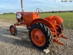 Allis-Chalmers D272 traktor 7