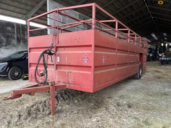 CN Agro Cattle Van