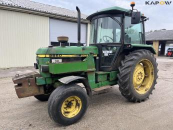 John Deere 2850 tractor