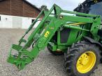 John Deere 5085M med JD frontlæsser 60