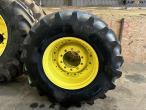 John Deere 6R145 4 WD med frontlift 60