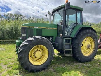 John Deere 7700 Powershift tractor