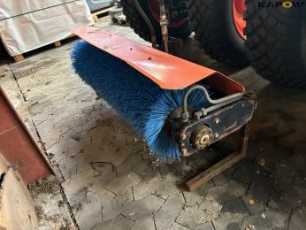 Broom 130 cm Hydraulically pulled