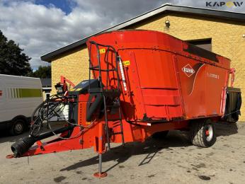 Kuhn EUV273 Feed mixing wagon