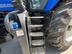 New Holland T8.435 Power Command traktor med GPS 9