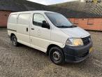 Toyota Hiace 2,5 D-4D varevogn 3