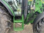 John Deere 5085M med JD frontlæsser 25