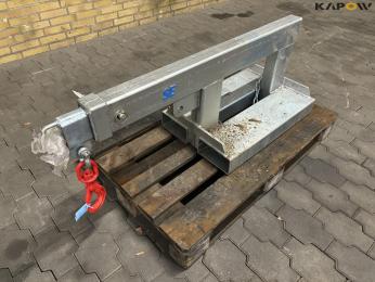 Crane arm for pallet forks