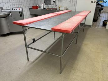 Cutting table